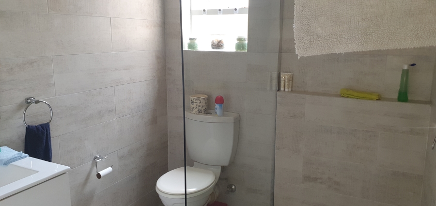 To Let 3 Bedroom Property for Rent in Chanteclair Western Cape